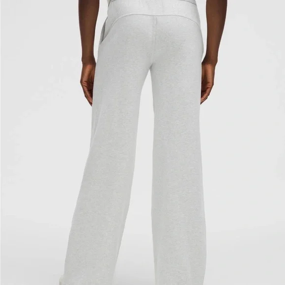 Lululemon Scuba Mid-Rise Wide-Leg Pant Short - Picture 2 of 4